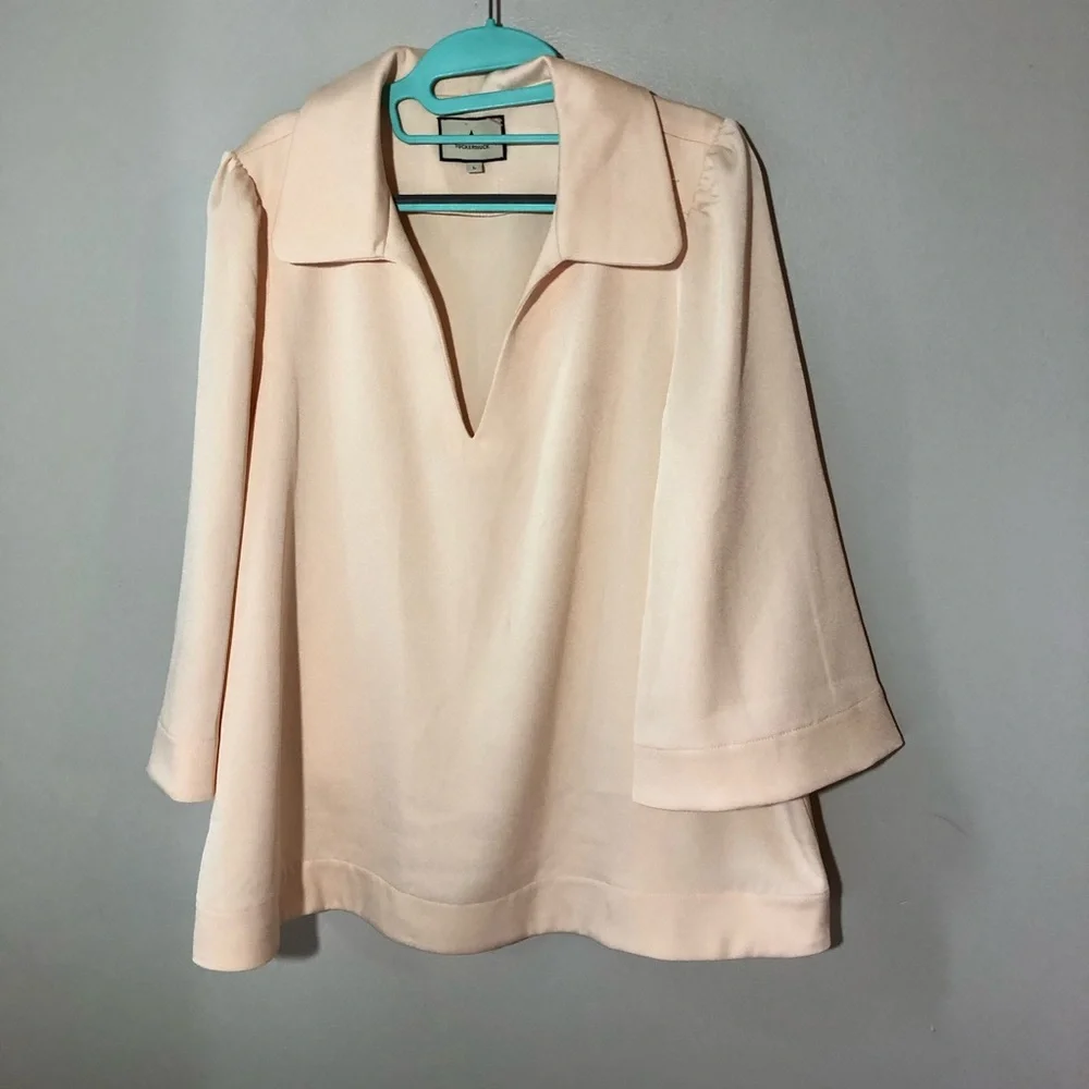 Tuckernuck cream v neck blouse puff 3/4 sleeves Peter Pan collars L neutral